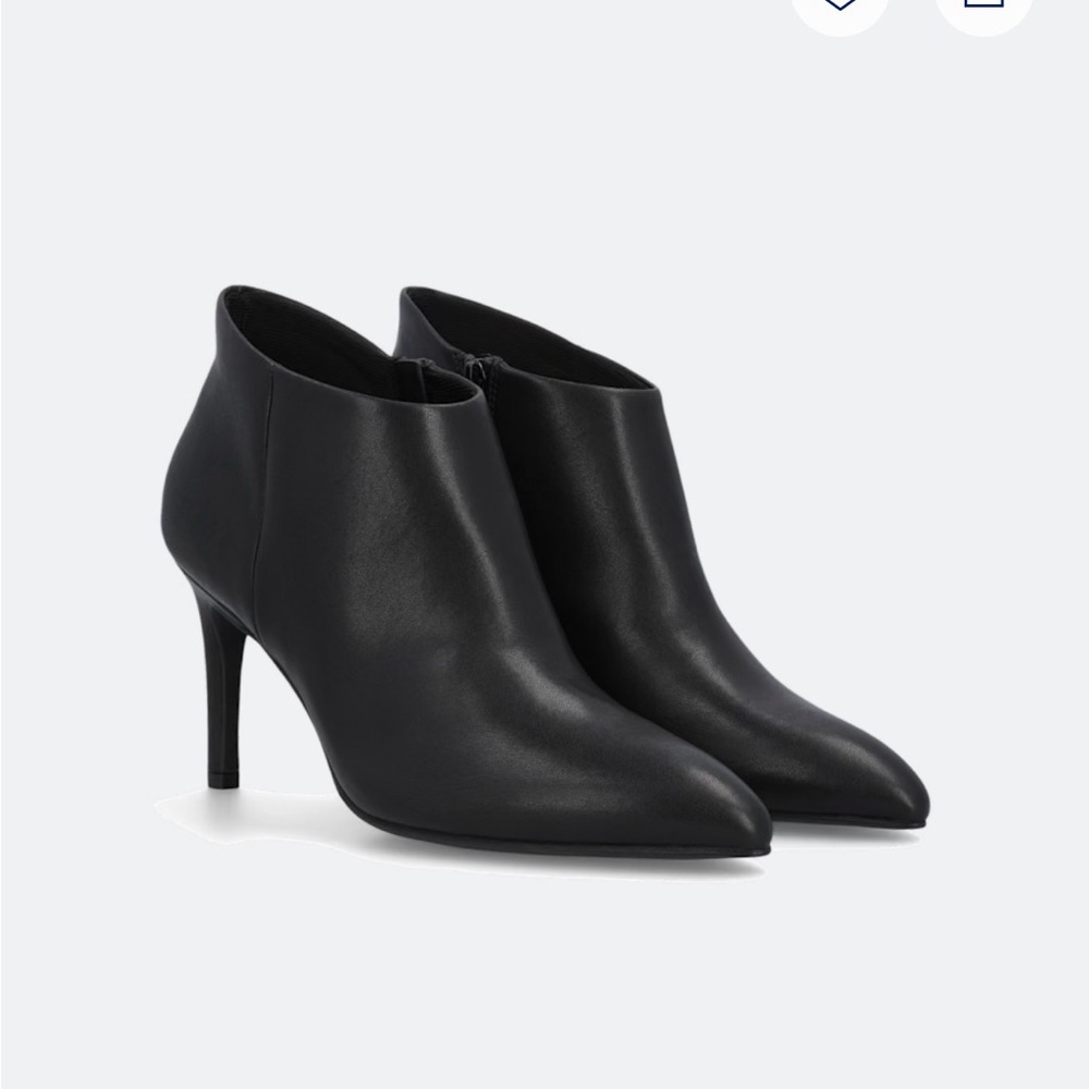 Elegant Black Ankle Boots